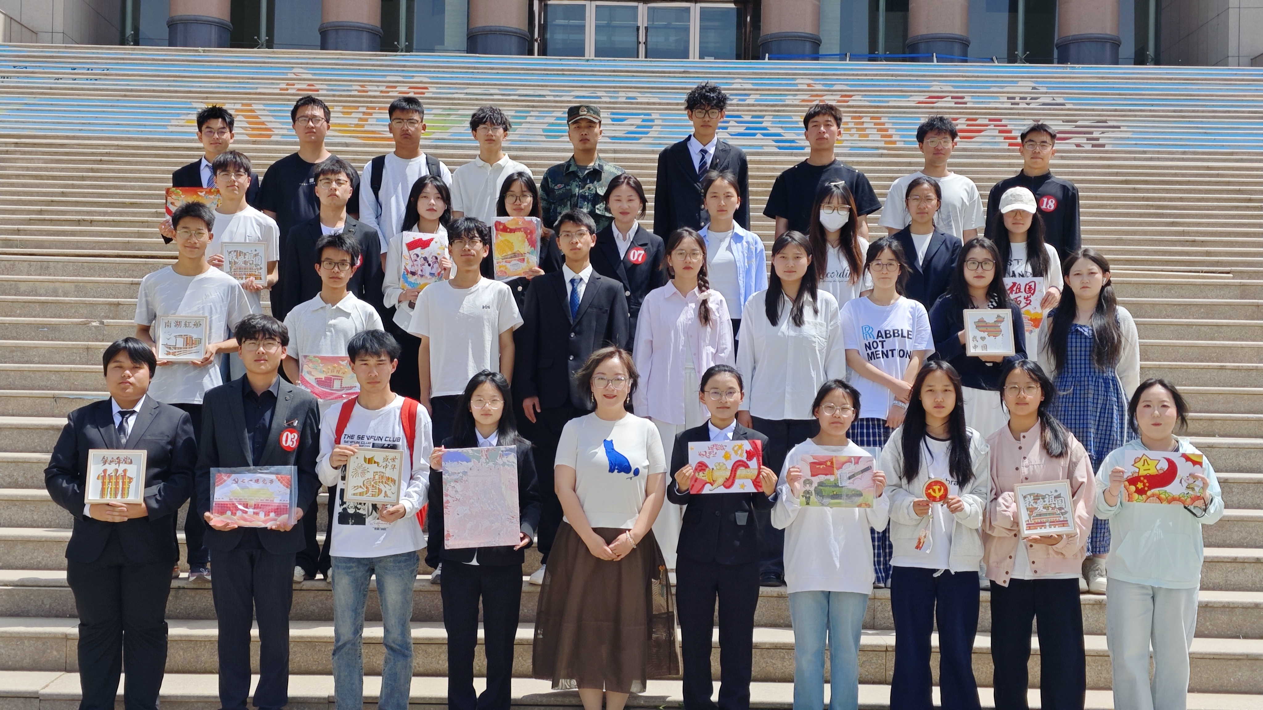 土木工程学院为大一学生举办正确政绩观专题党课