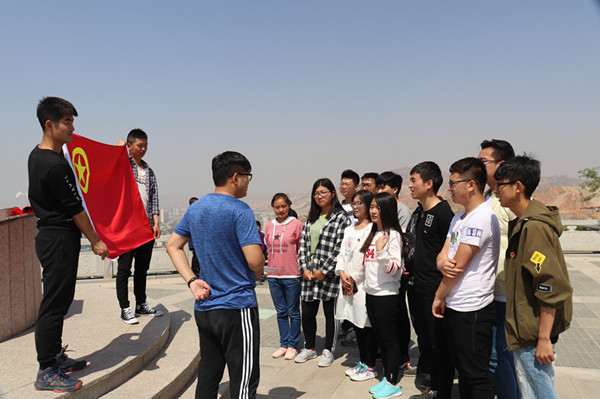 第一届学生干部素质拓展活动成功举办