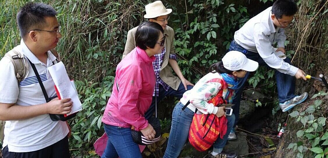 土木工程学院举办工程地质峨眉实习现场教学研讨会