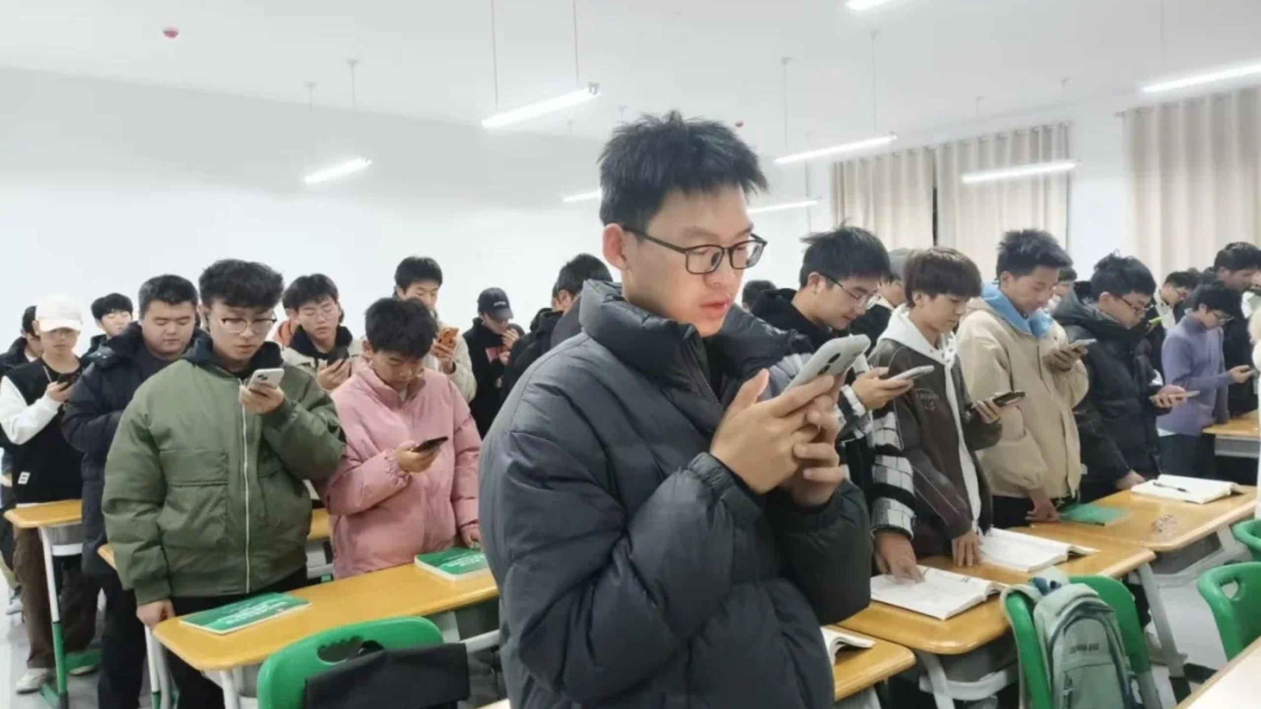 土木工程学院开展“法随我行，宪动我心”宪法晨读活动