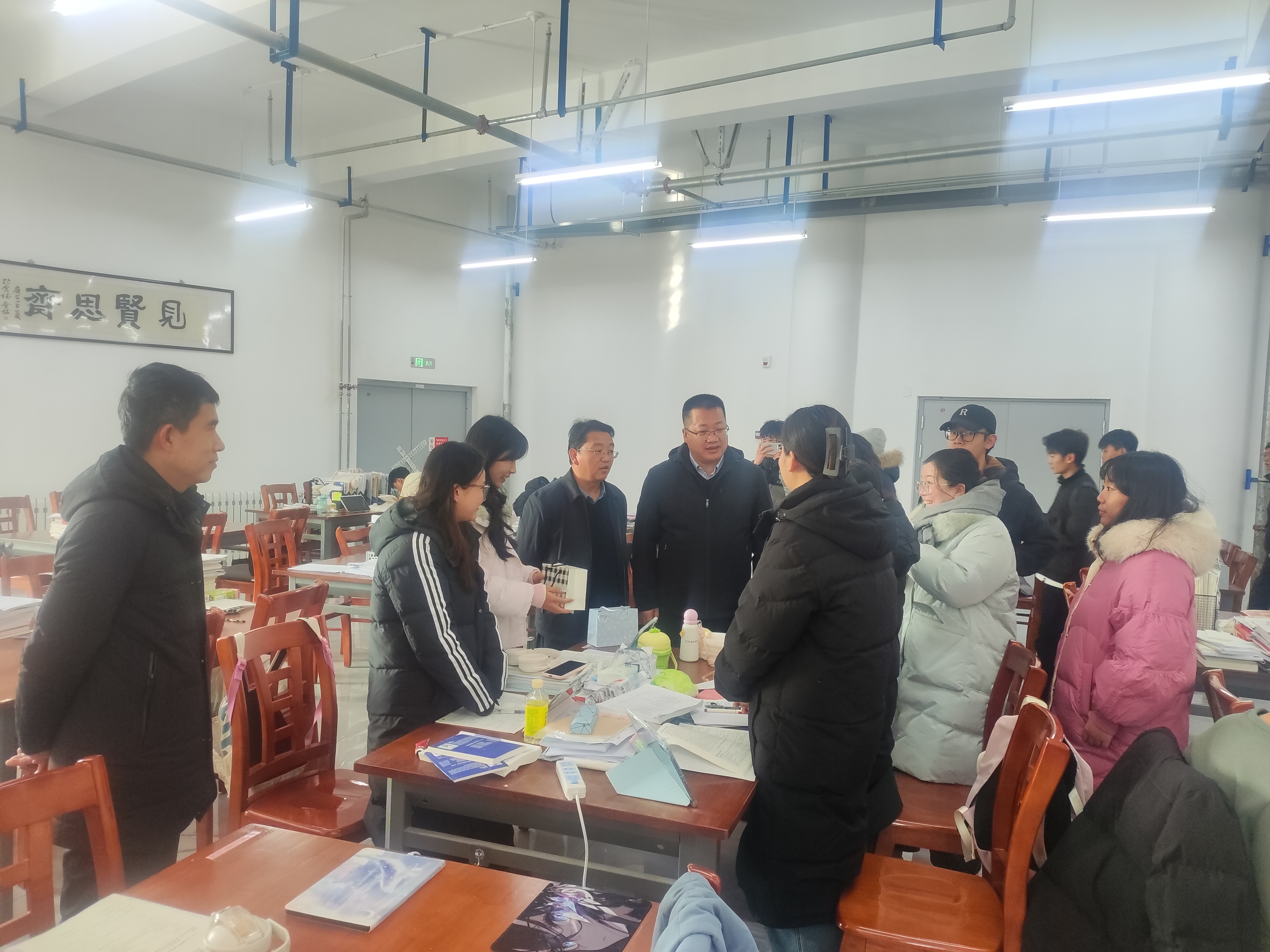 土木工程学院慰问2026届考研学子